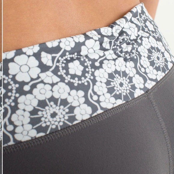 Lululemon Gather & Crow Crop - Picture 11 of 14